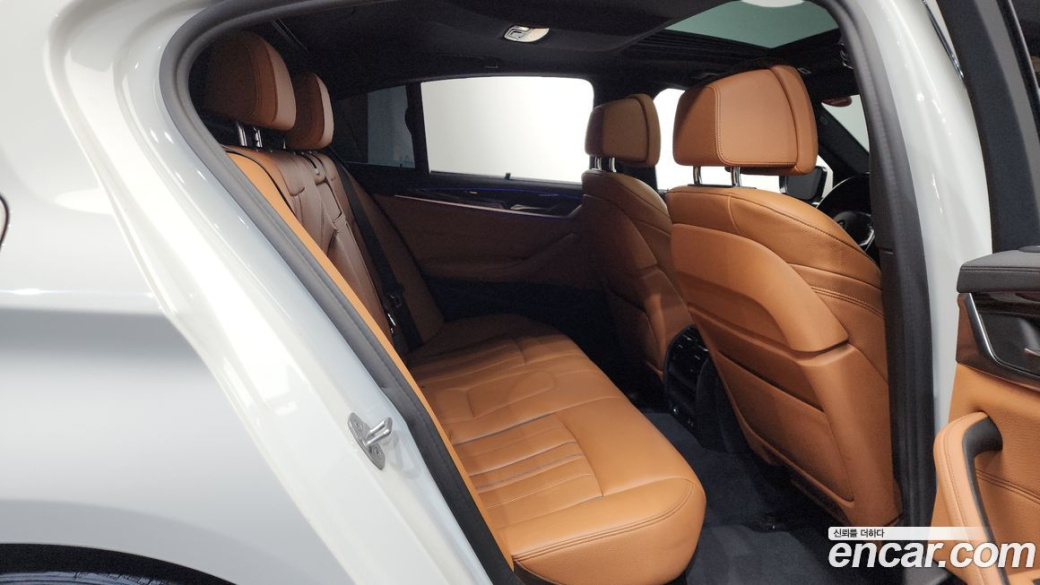 BMW 5-Series 520i M Sport, 2022