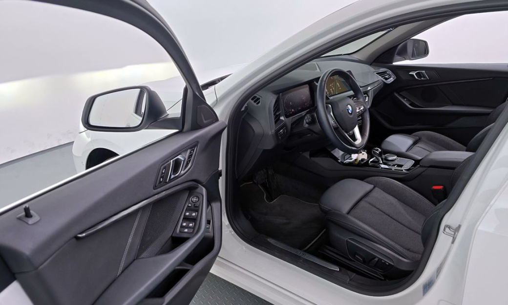 BMW 1-Series 120i Sports, 2024