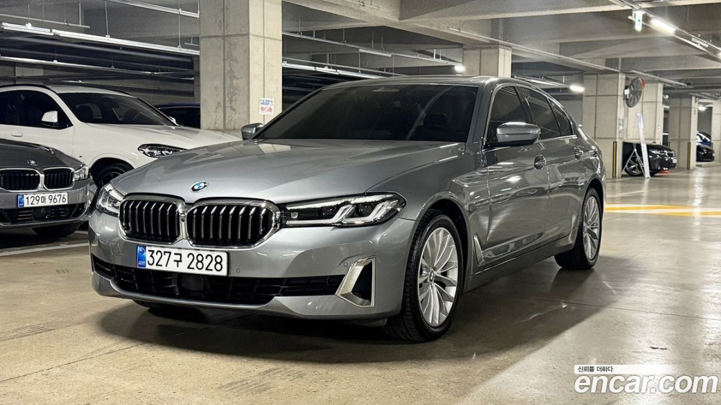 BMW 5-Series 523d Luxury, 2023