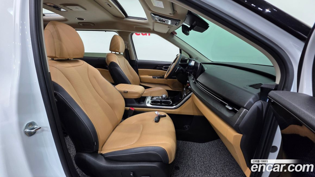 Kia Carnival 9-Seater Signature, 2023