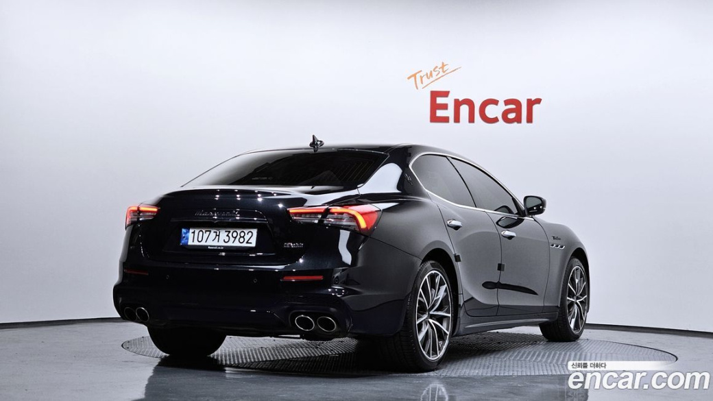 Maserati Ghibli 3.0 Modena, 2022