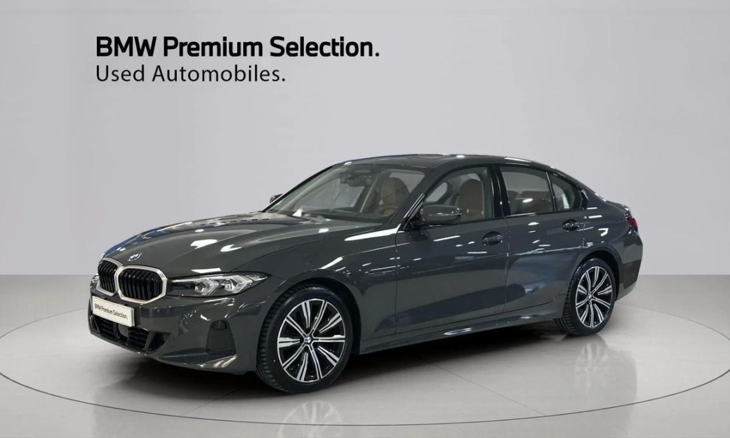 BMW 3-Series 320i, 2025