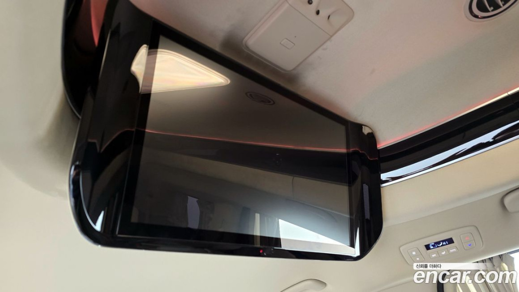 Kia Carnival 9-Seater Hi-Limousine, 2022