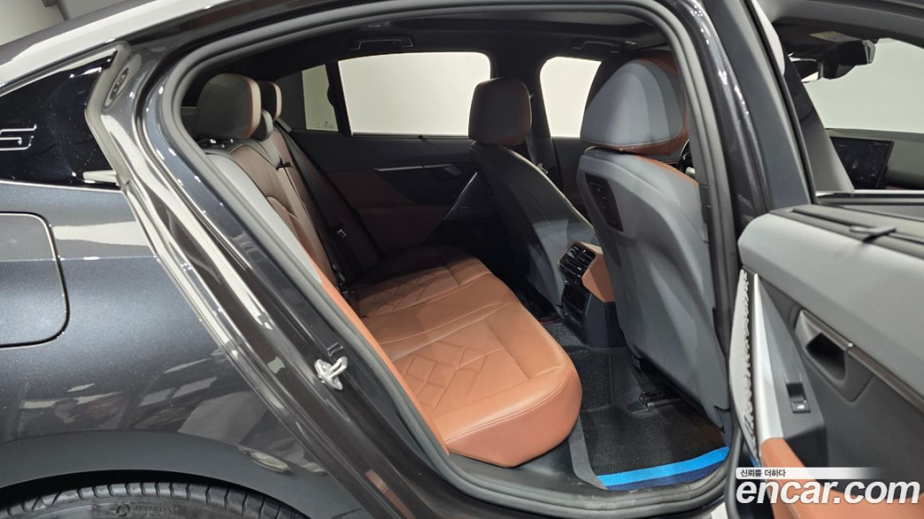 BMW 5-Series 530i xDrive, 2024