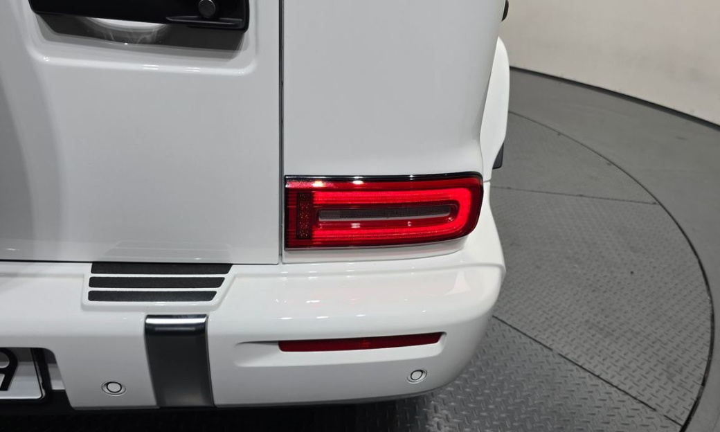 Mercedes-Benz G-Class G450d, 2025