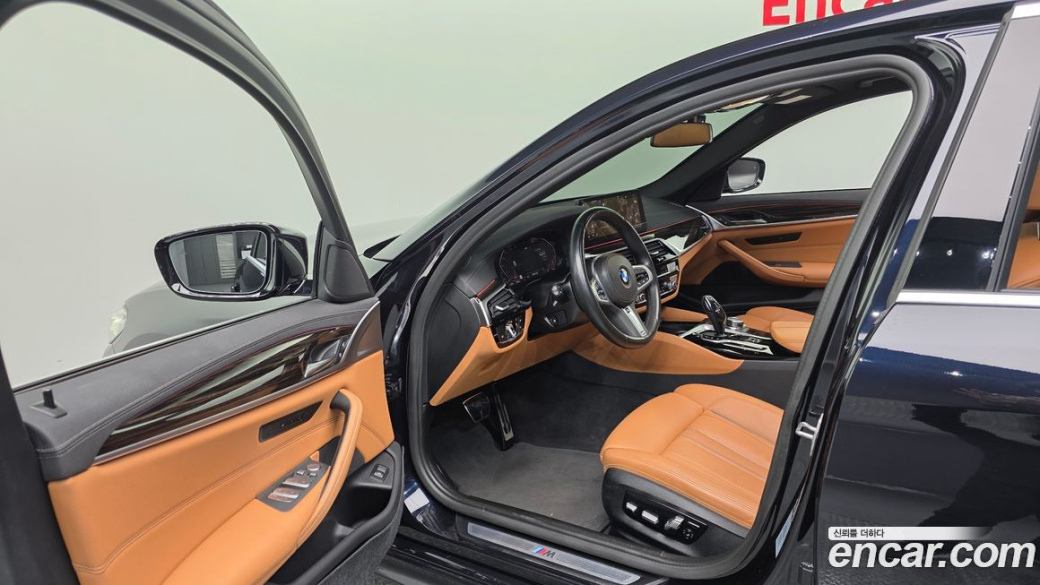 BMW 5-Series 520i M Sport, 2022