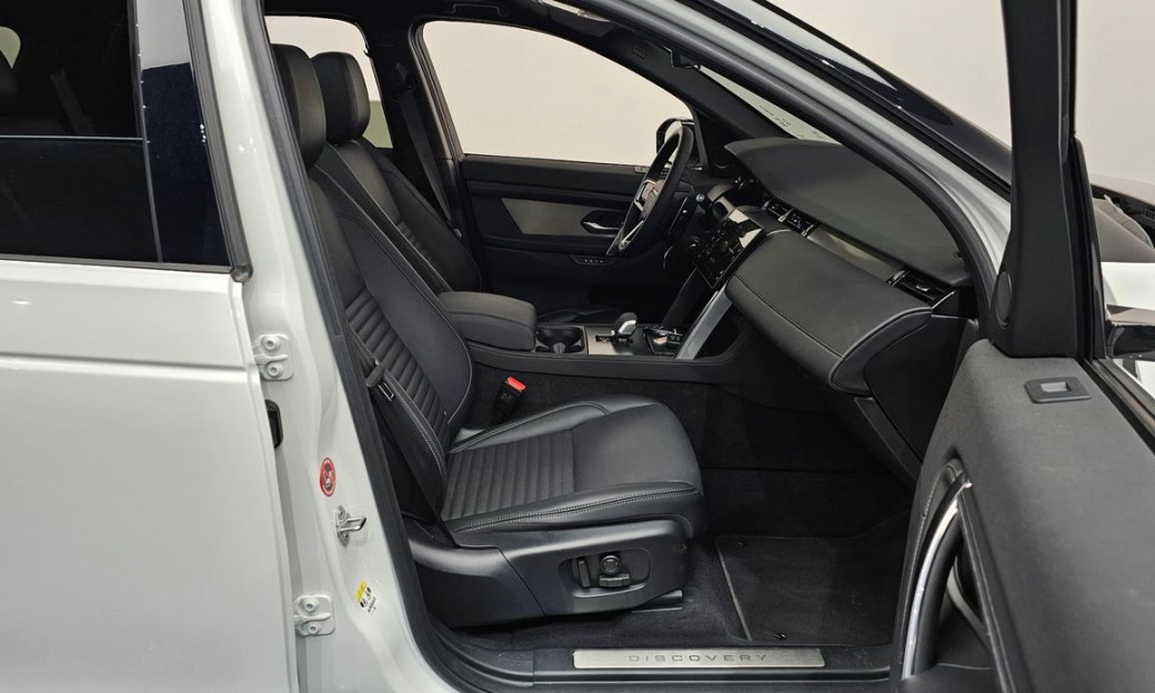Land Rover Discovery Sport P250 Dynamic SE, 2024