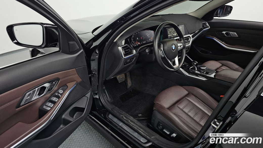 BMW 3-Series 320i, 2022