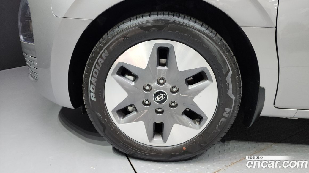 Hyundai Staria Tourer 9-Seater, 2025