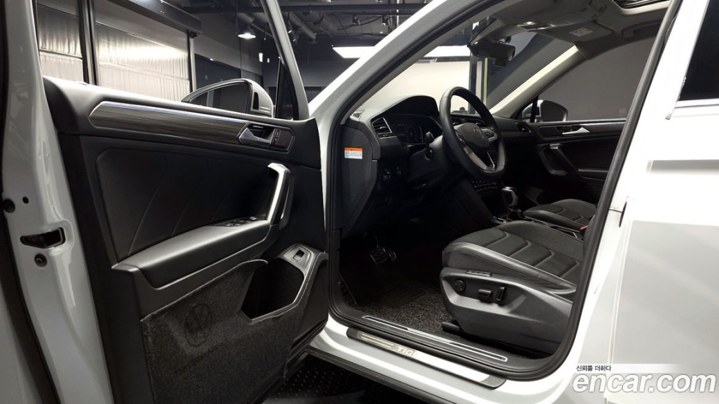 Volkswagen Tiguan 2.0 TSI Prestige, 2024