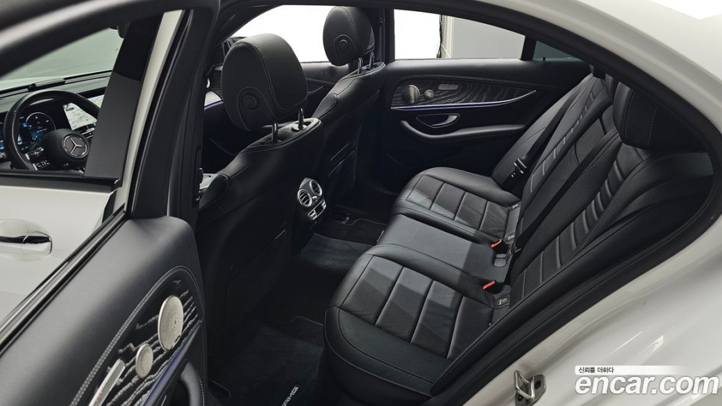 Mercedes-Benz E-Class E350 4MATIC AMG Line, 2023