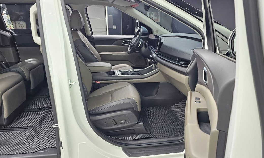 Kia Carnival 7-Seater Noblesse, 2025
