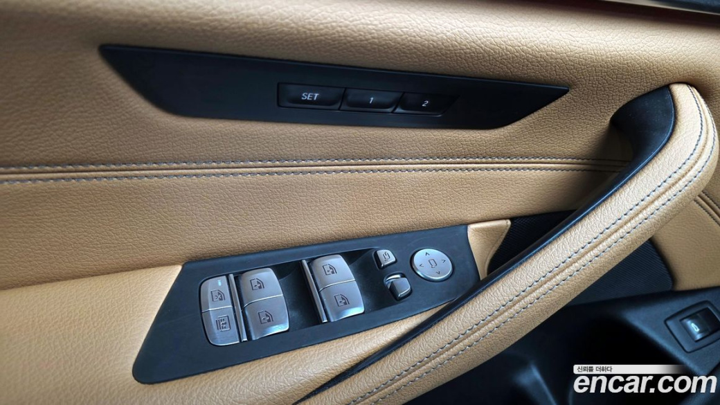 BMW 5-Series 520i Luxury, 2023
