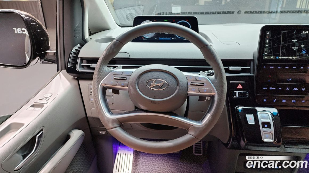 Hyundai Staria 4WD Lounge 9-Seater, 2023