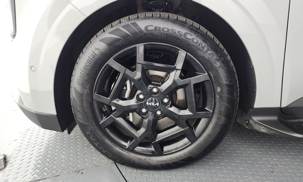 Kia Carnival 9-Seater Gravity, 2024