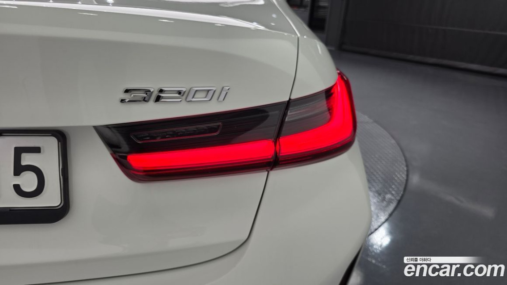 BMW 3-Series 320i M Sport, 2023