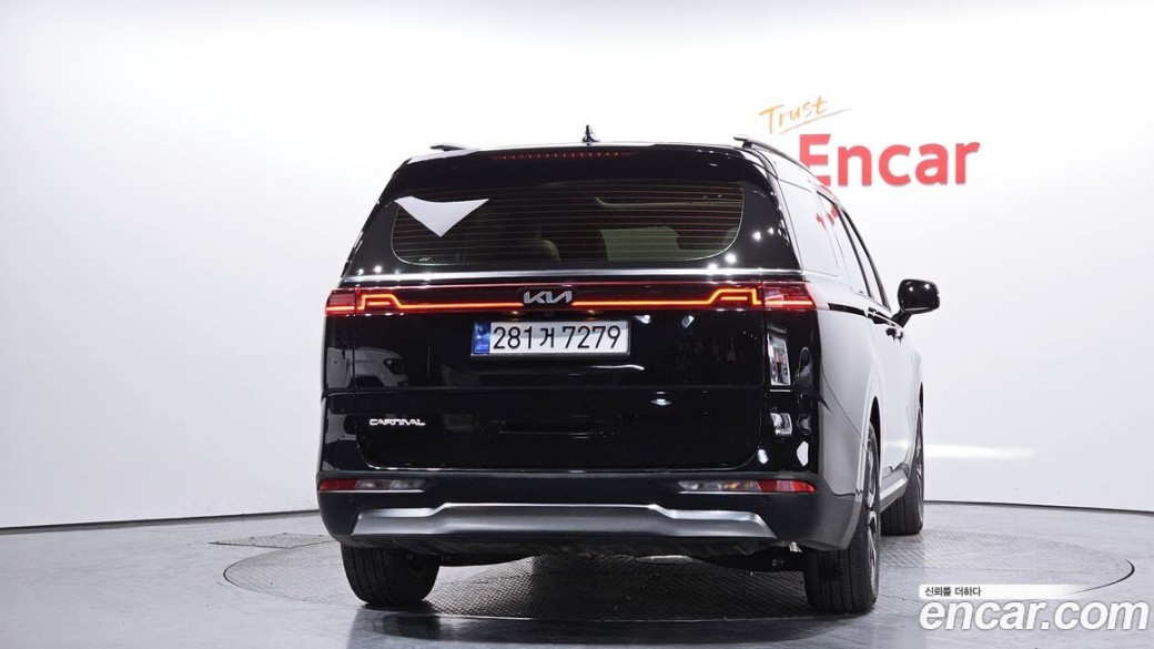 Kia Carnival 9-Seater Signature, 2023