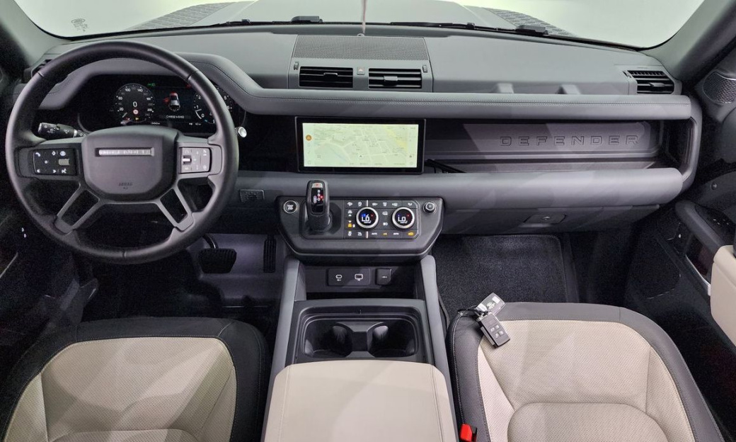Land Rover Defender 110 P300 X-Dynamic SE, 2024