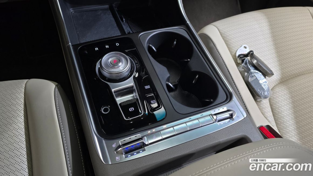 Kia Carnival 7-Seater Signature, 2024
