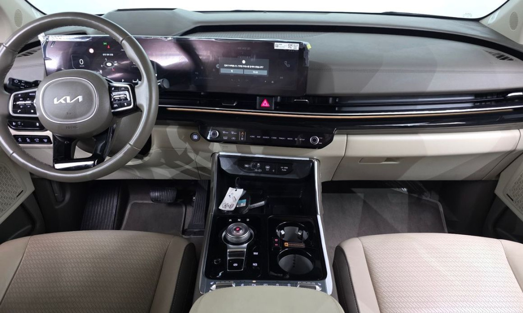 Kia Carnival 9-Seater Hi Limousine, 2024