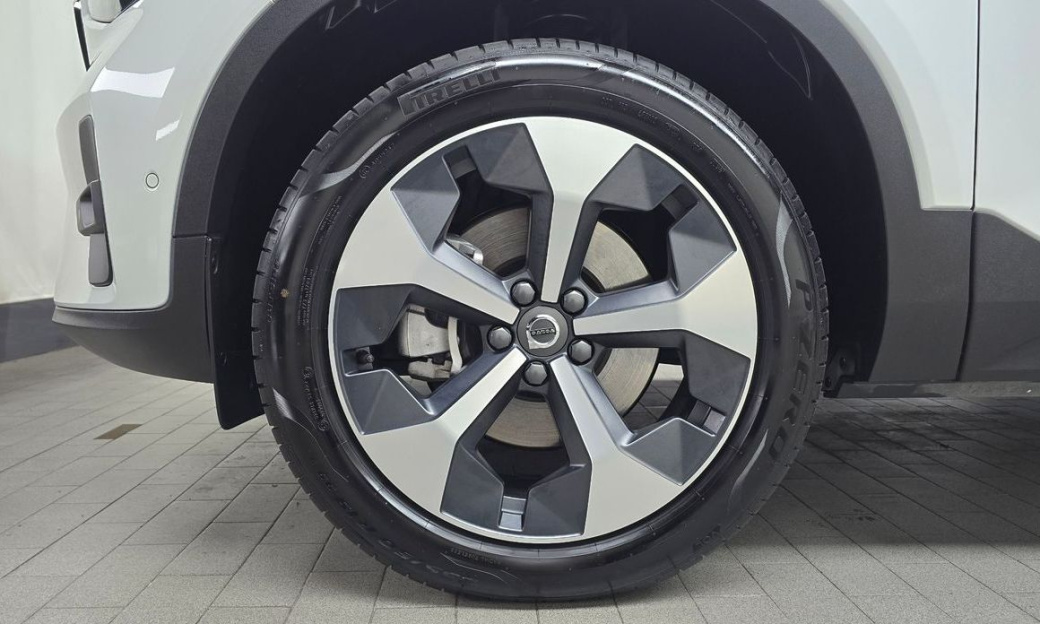 Volvo XC40 B4 Ultra Bright, 2025