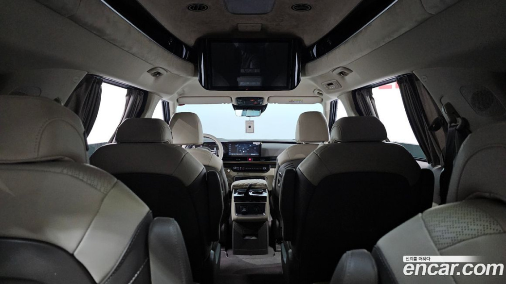 Kia Carnival 9-Seater Hi Limousine, 2024