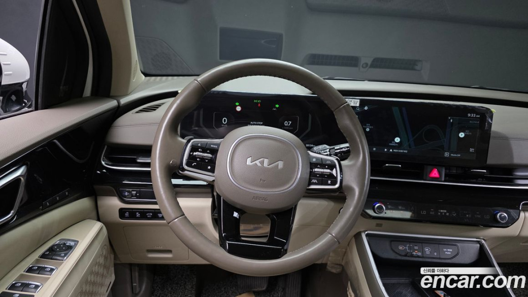 Kia Carnival 9-Seater Signature, 2024