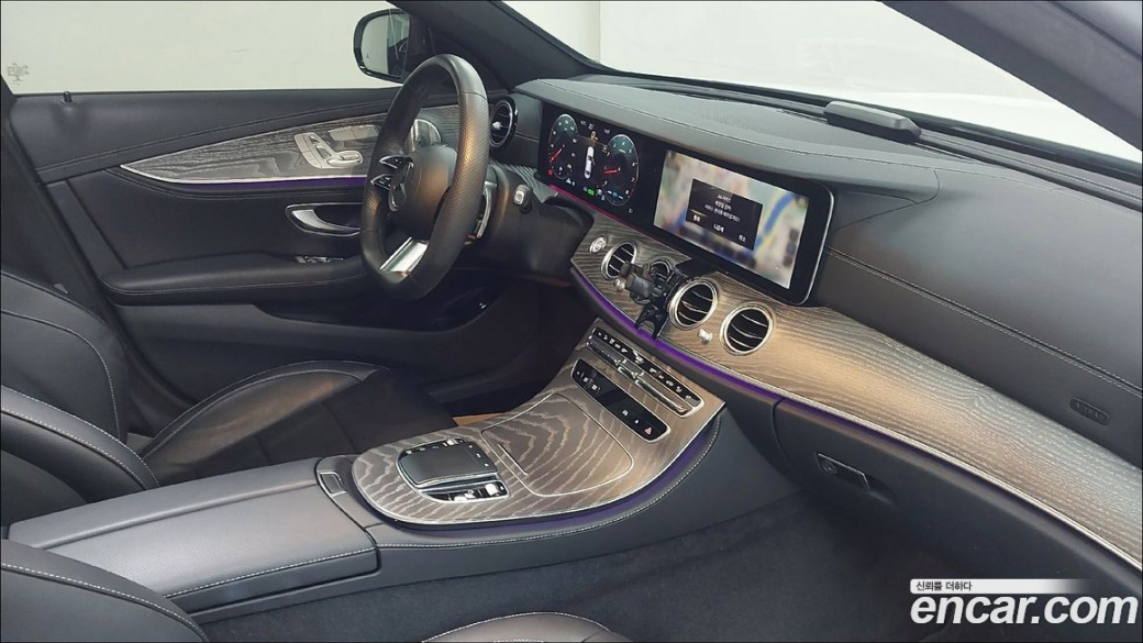 Mercedes-Benz E-Class E350 4MATIC AMG Line, 2023