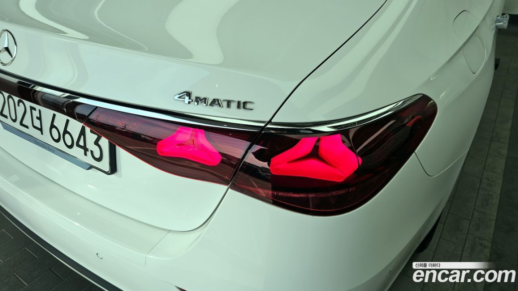 Mercedes-Benz E-Class E220d 4MATIC Exclusive, 2024