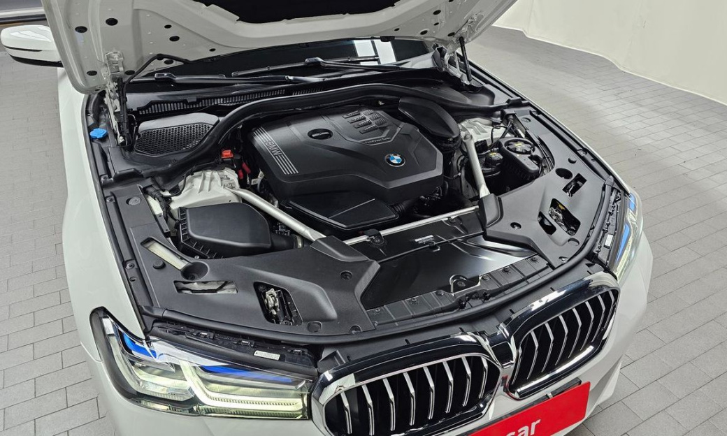 BMW 5-Series 530i M Sport Package, 2023