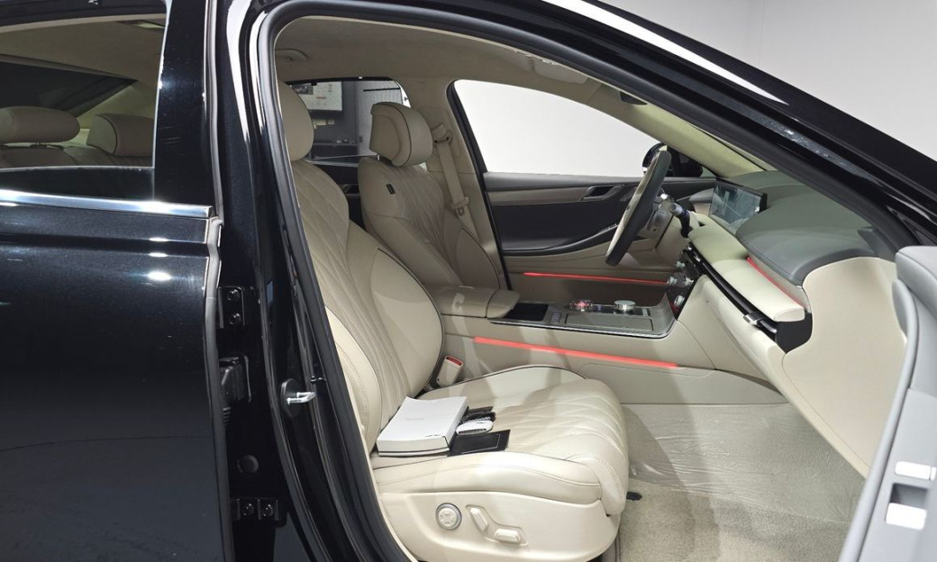 Genesis G80 Gasoline 2.5 Turbo AWD, 2025