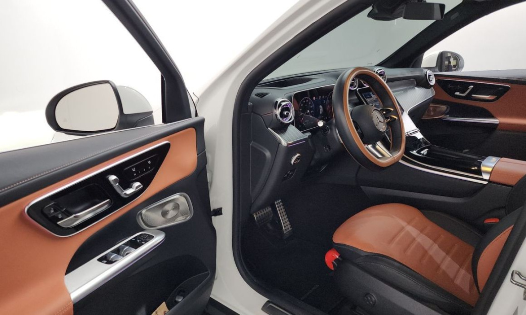 Mercedes-Benz GLC-Class GLC300 4MATIC AMG Line, 2025