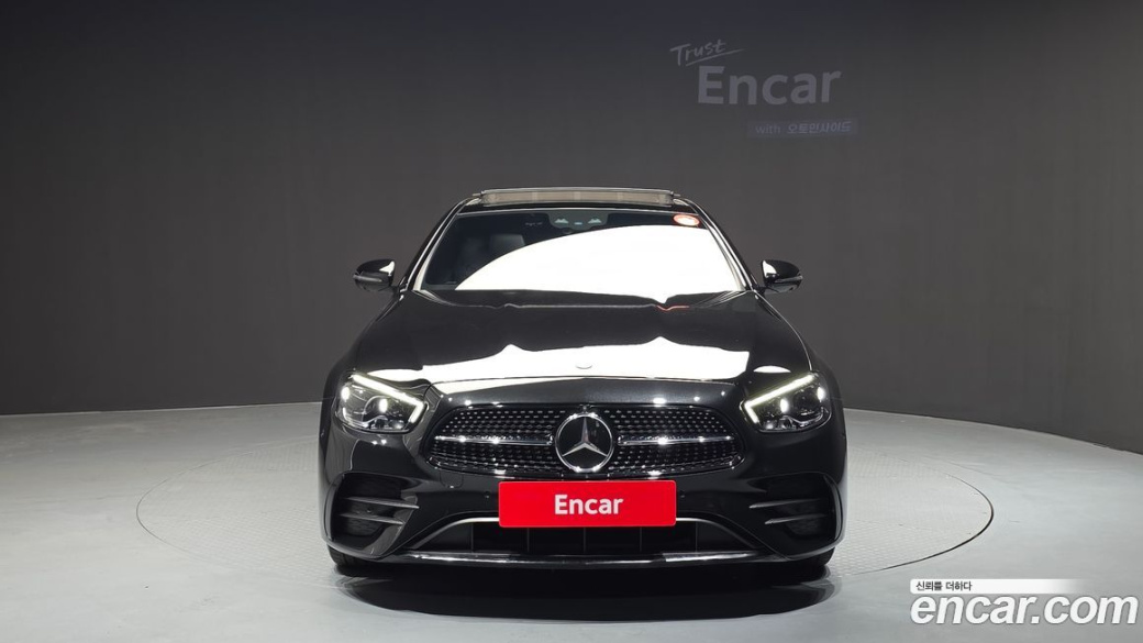 Mercedes-Benz E-Class E350 4MATIC AMG Line, 2023