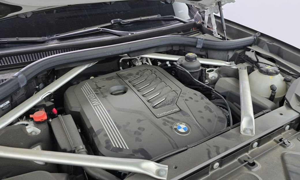 BMW X7 xDrive 40i Design Pure Excellence 7-Seater, 2022
