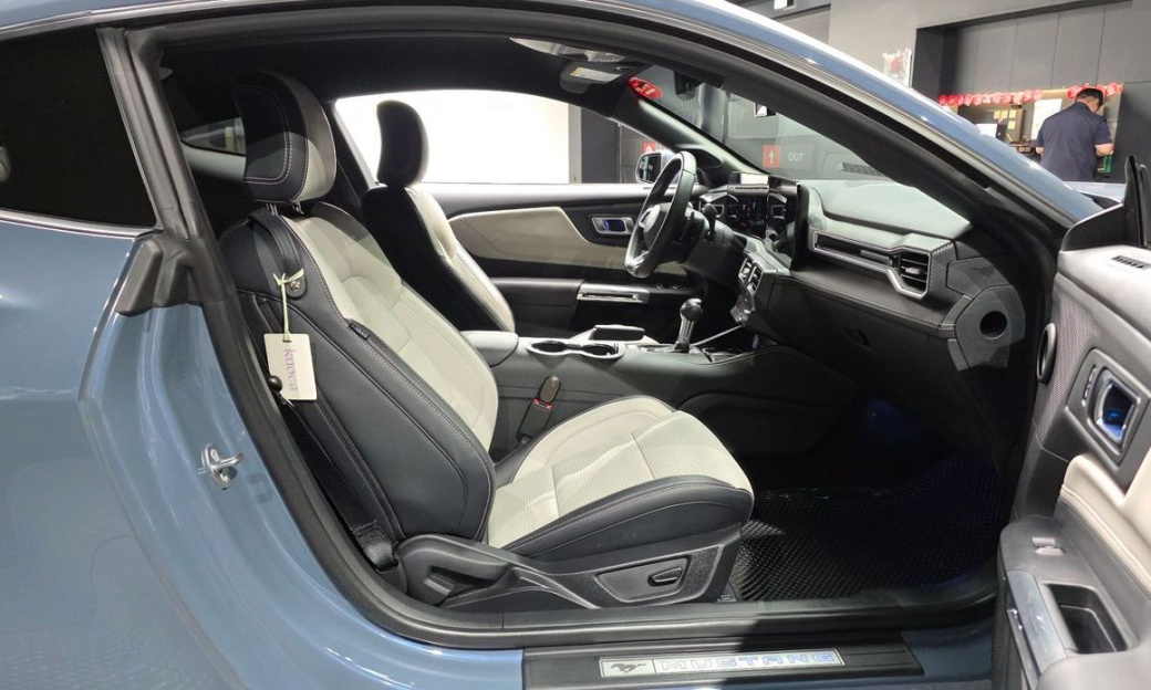 Ford Mustang 2.3 EcoBoost Premium Coupe, 2025