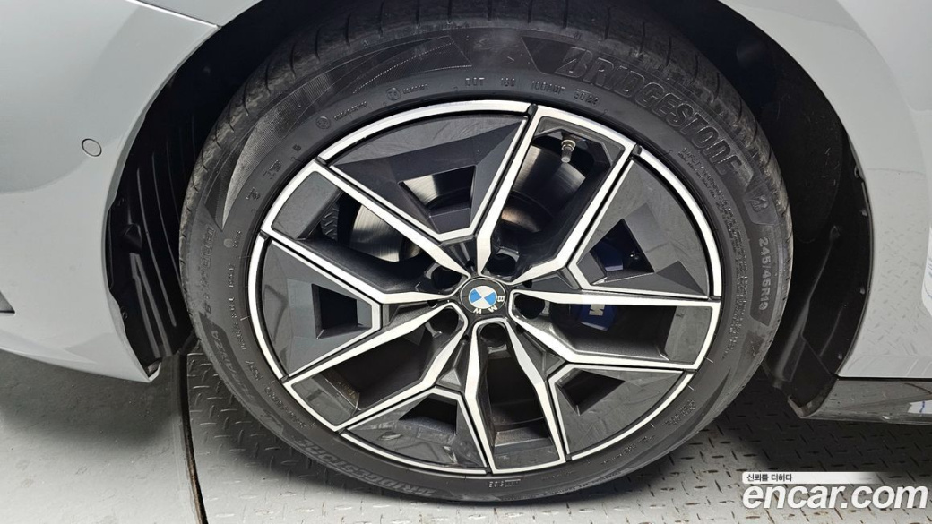 BMW 5-Series 523d xDrive M Sport, 2024