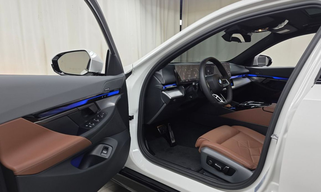 BMW 5-Series 530i xDrive M Sport, 2025