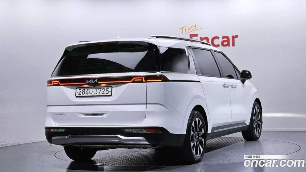 Kia Carnival 9-Seater Signature, 2023