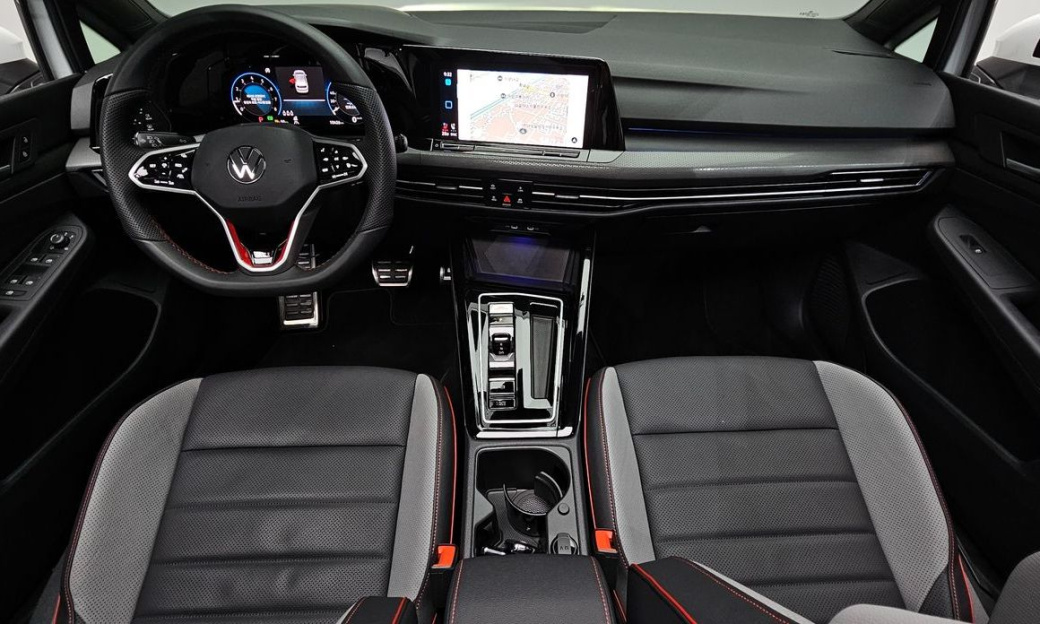 Volkswagen Golf 2.0 GTI, 2024