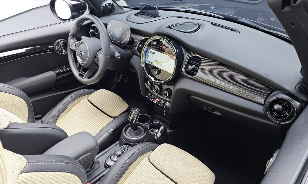 Mini Cooper Convertible Resolute Edition, 2024