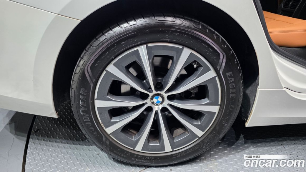 BMW 3-Series 320i, 2024