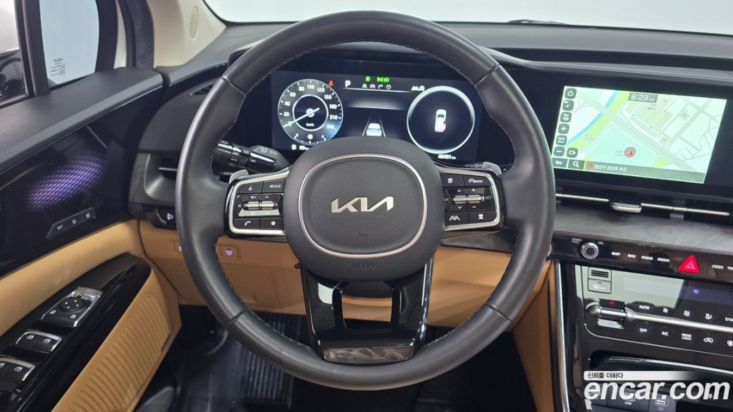 Kia Carnival 9-Seater Signature, 2023
