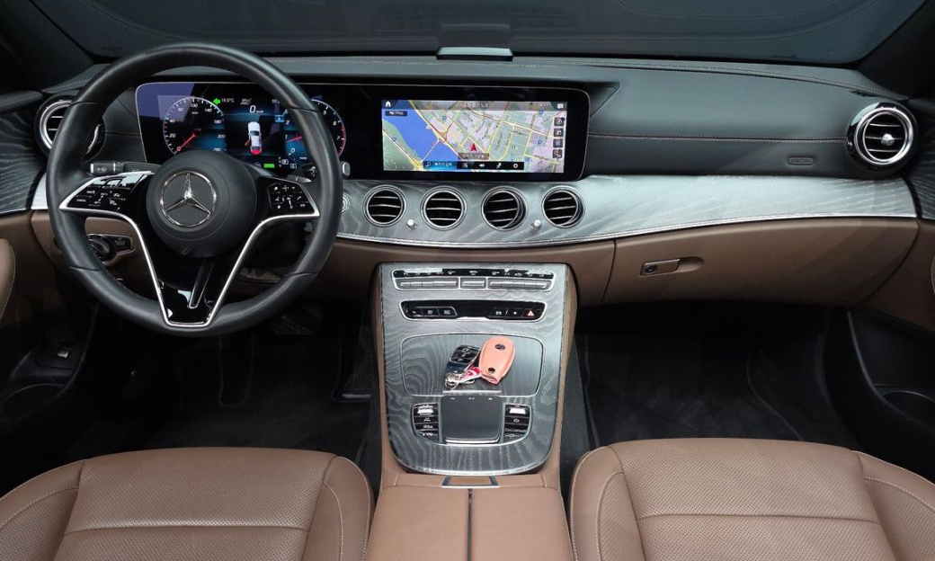 Mercedes-Benz E-Class E350 4MATIC Exclusive, 2023