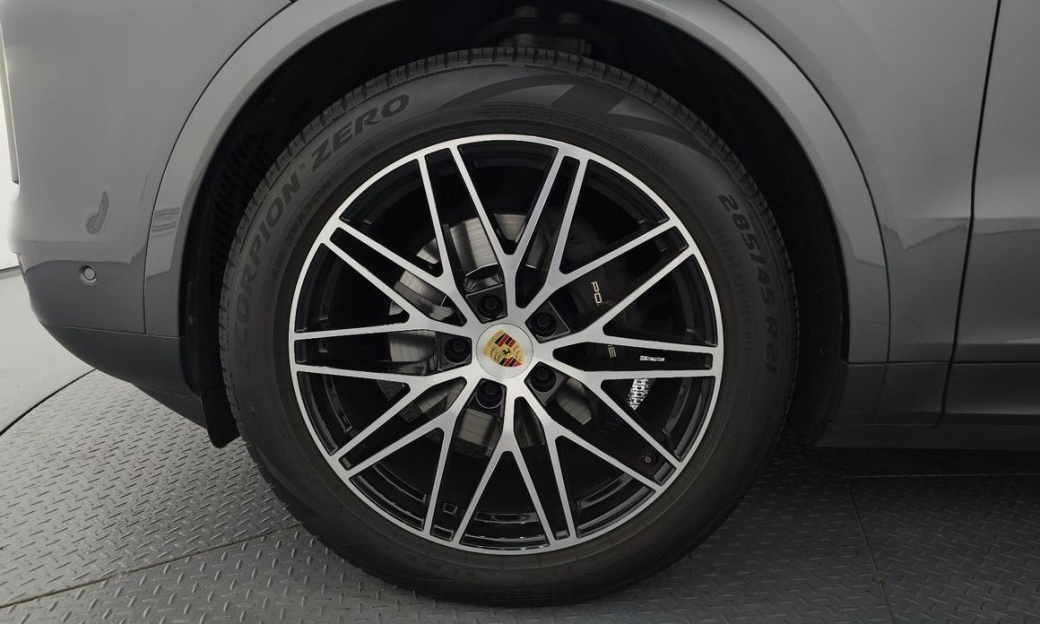 Porsche Cayenne 3.0, 2024