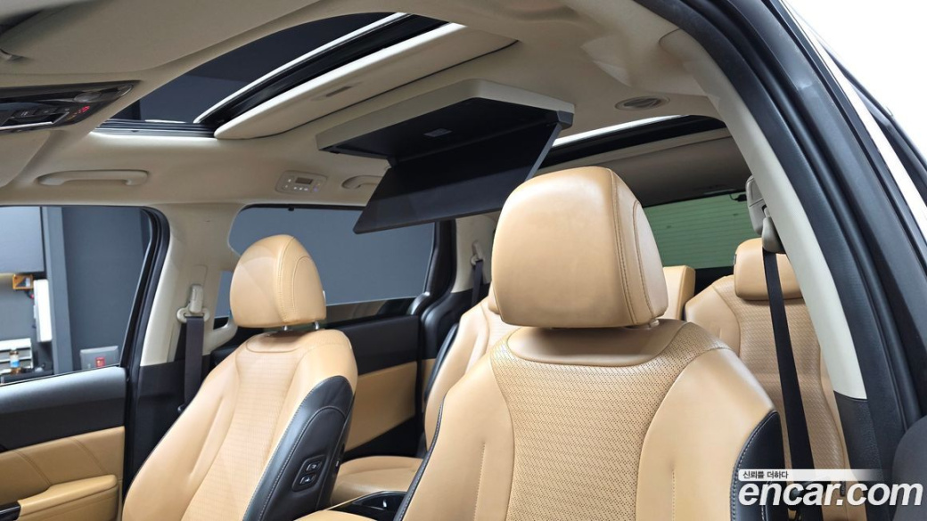 Kia Carnival 9-Seater Signature, 2022