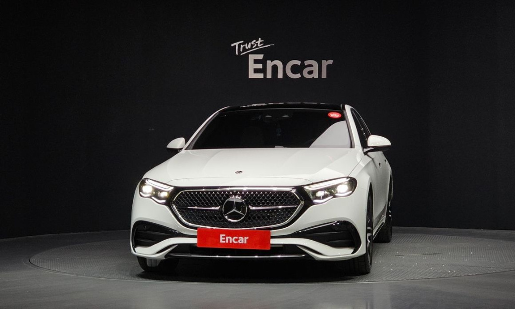 Mercedes-Benz E-Class E300 4MATIC AMG Line, 2026
