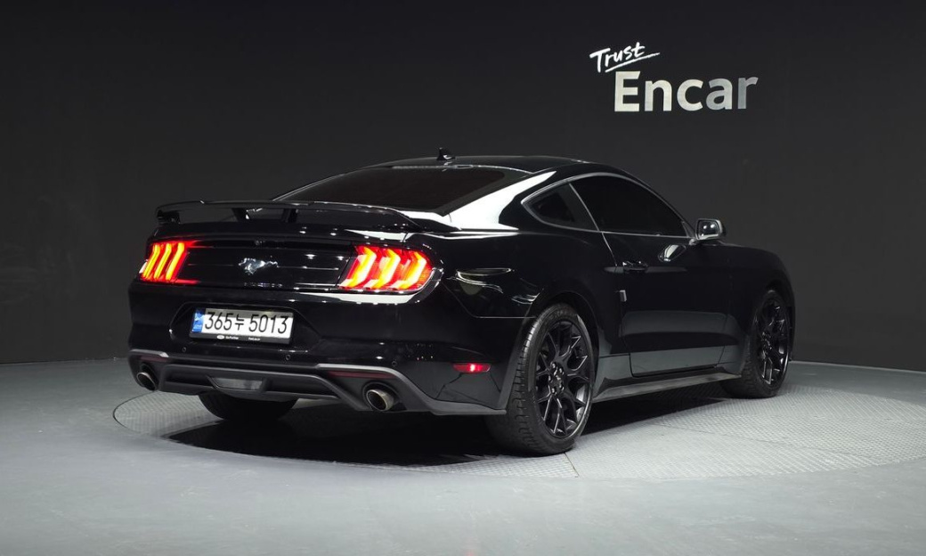 Ford Mustang Coupe, 2022