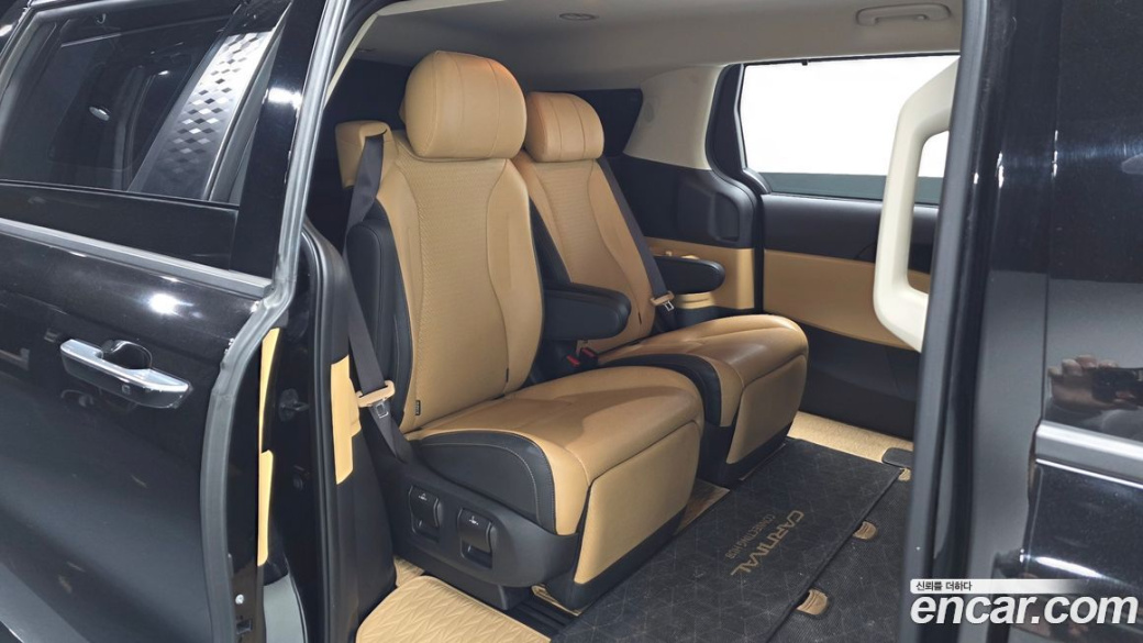 Kia Carnival 7-Seater Noblesse, 2023