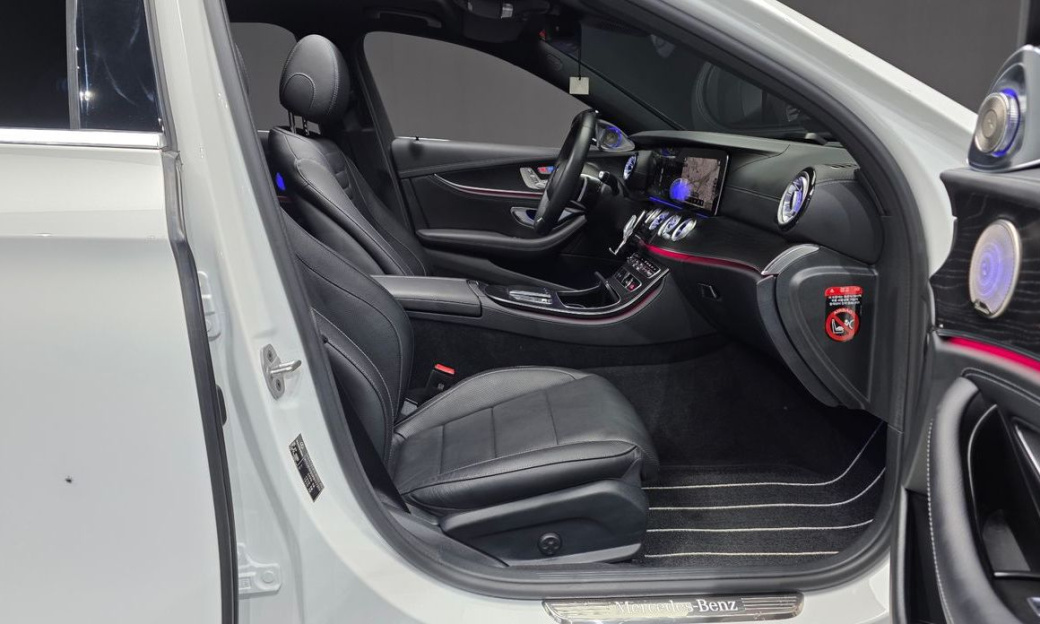 Mercedes-Benz E-Class E220d 4MATIC AMG Line, 2023
