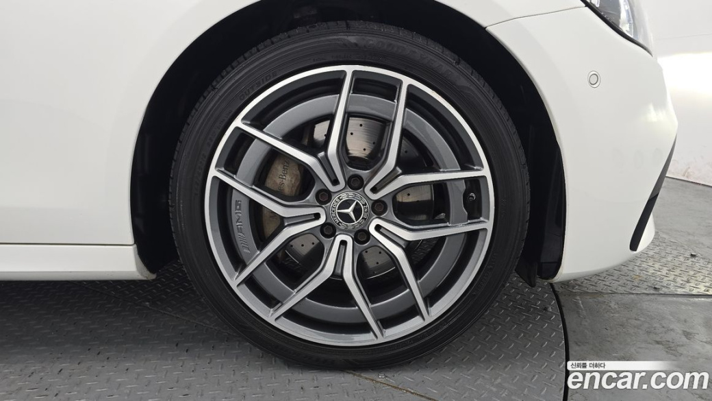 Mercedes-Benz E-Class E220d 4MATIC AMG Line, 2022